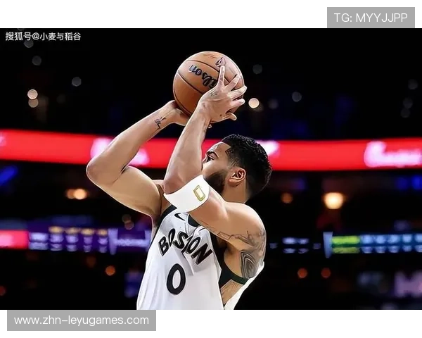 凯尔特人塔图姆高空飞扣，绝佳身体素质展现