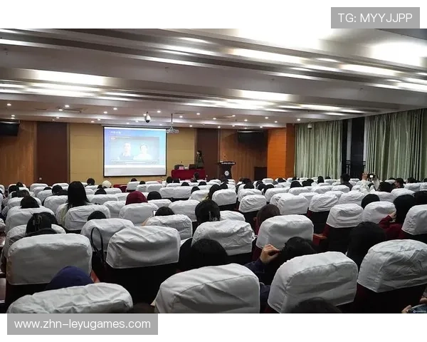球员参加公益讲座鼓励青少年树立正确价值观 球员参加公益讲座鼓励青少年树立正确价值观